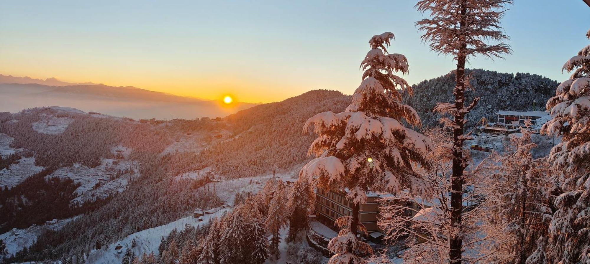 Treebo Shimla Ayurvedic Retreat Kufri Hotel Buitenkant foto